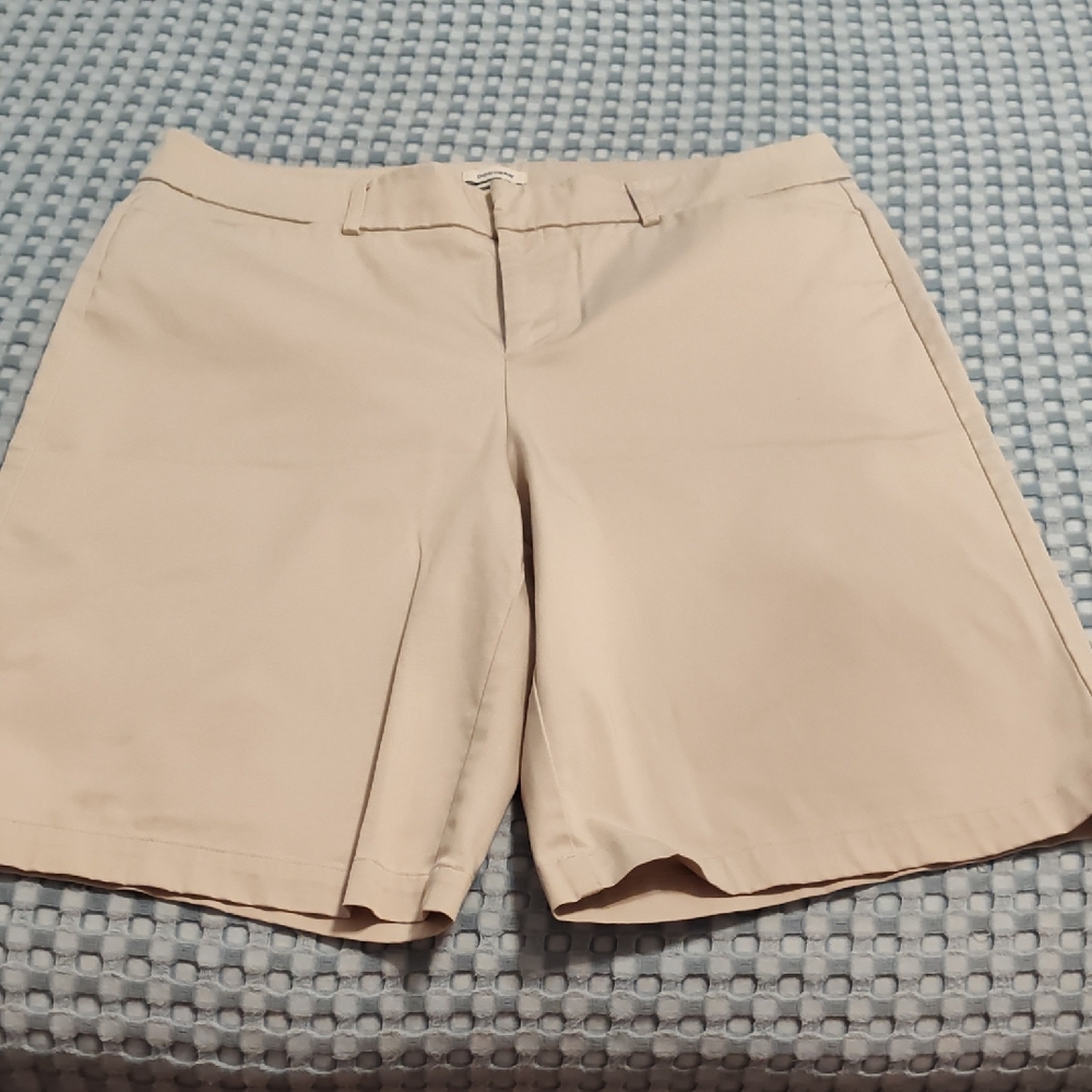 Dockers Women's Tan Bermudas